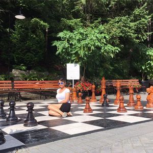 Meet your Posher, Ester